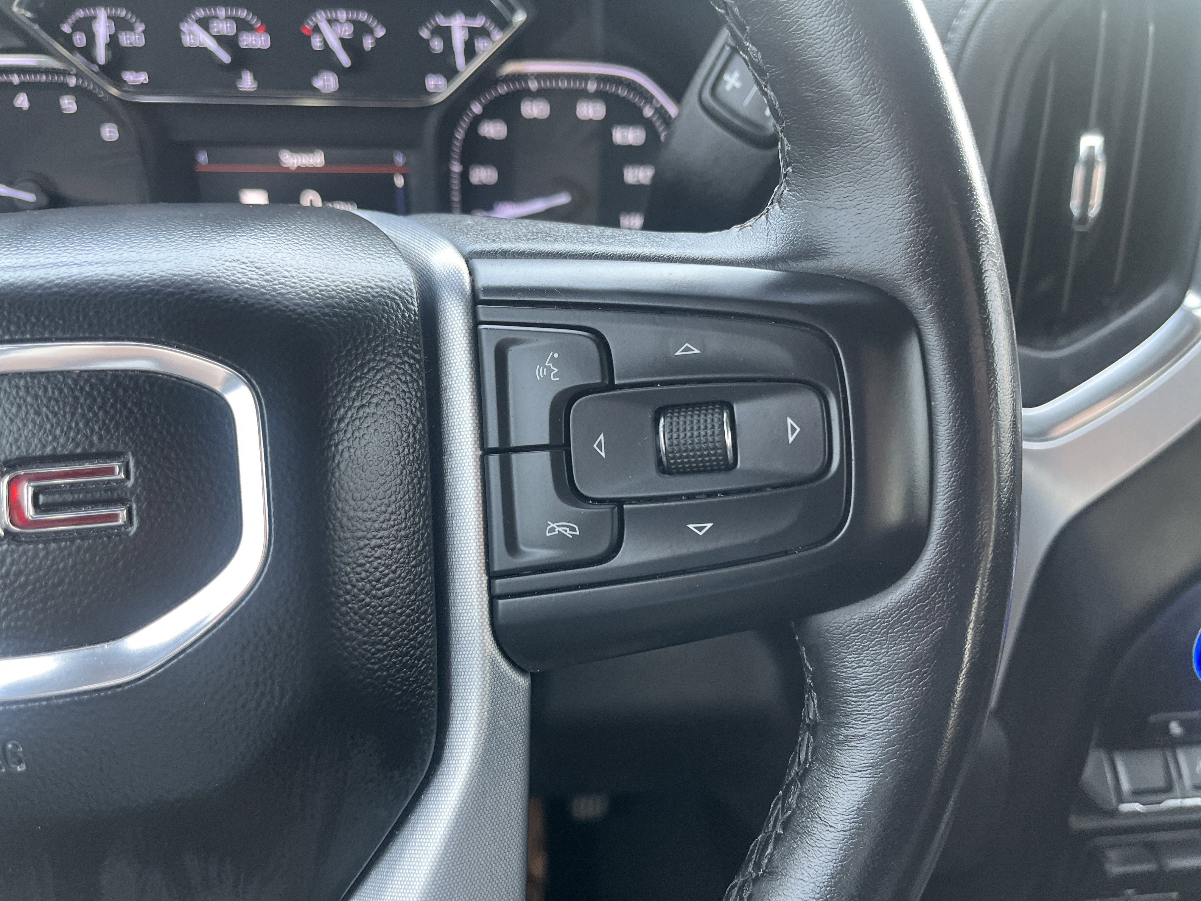 Used 2022 GMC Sierra 1500 SLT w/ SLT Premium Plus Package AWD/4WD image 22