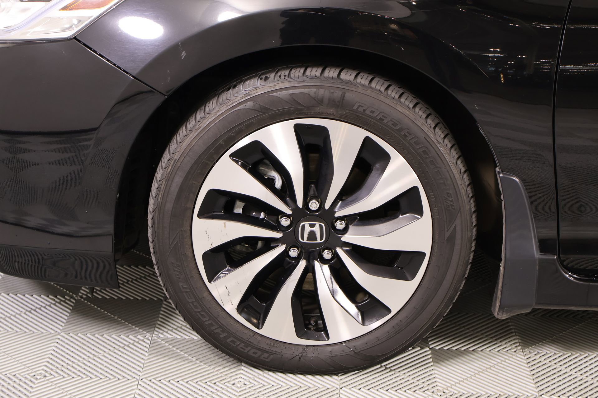 Used 2017 Honda Accord Touring image 19