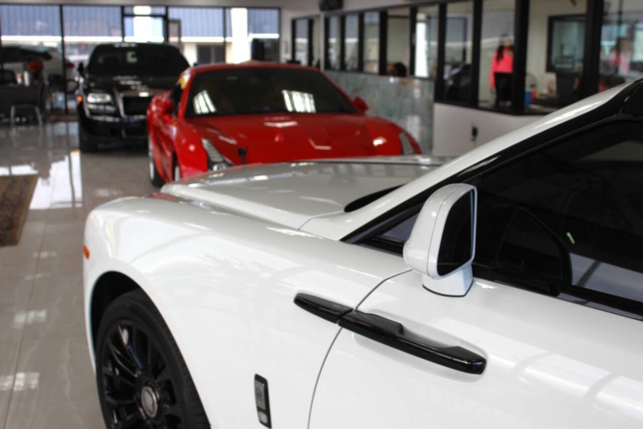 Used 2019 Rolls-Royce Dawn RWD image 5