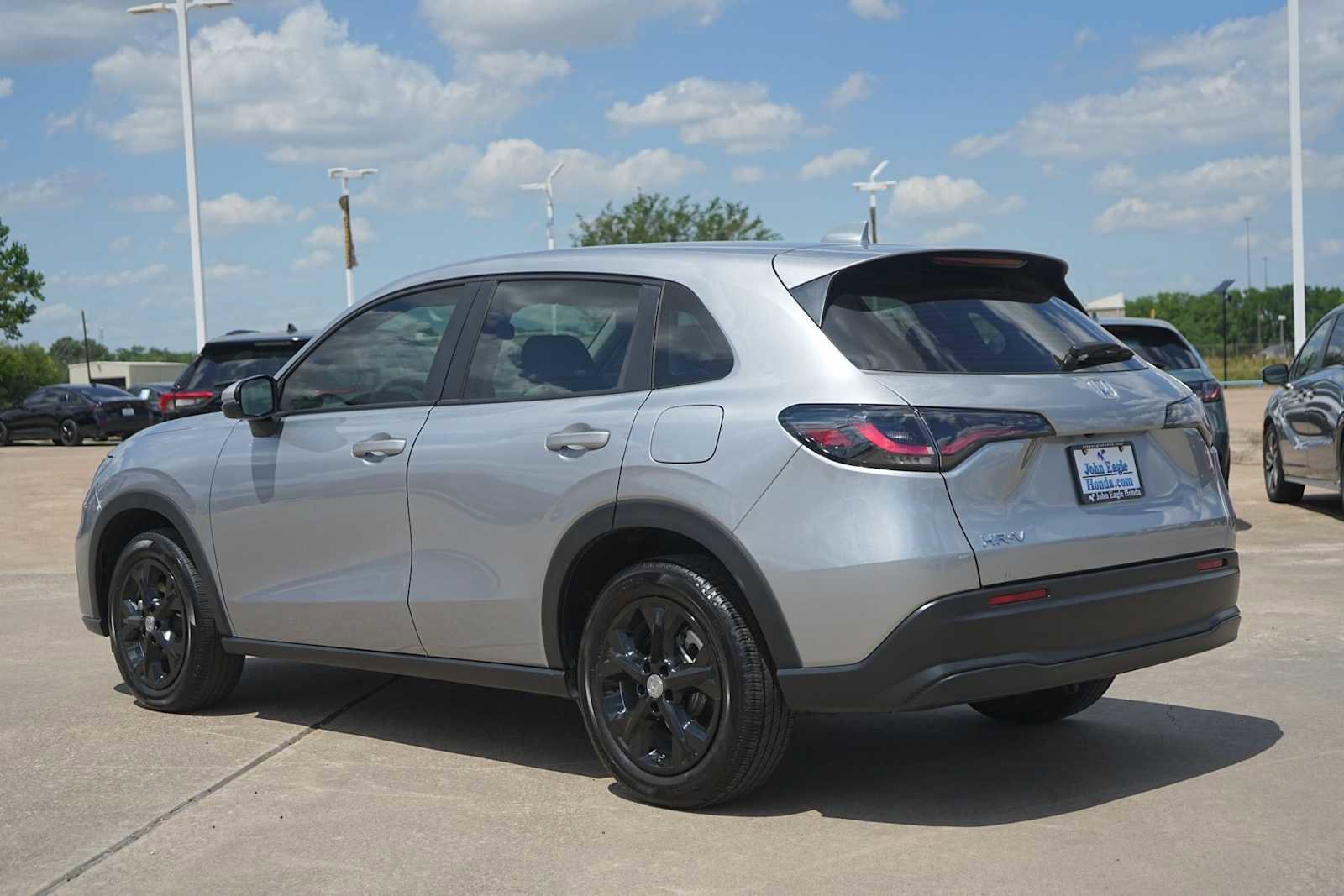 Used 2023 Honda HR-V LX image 4