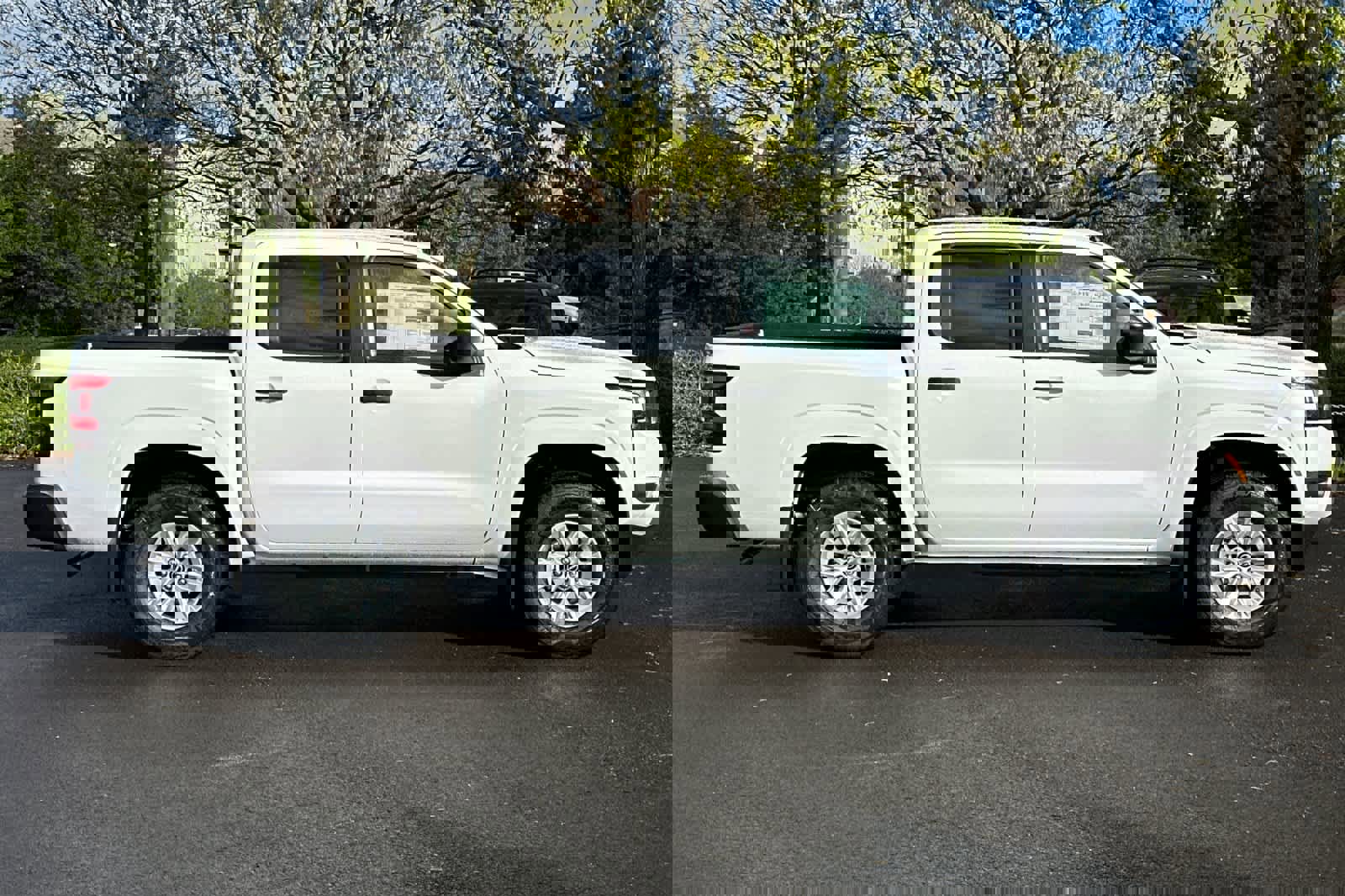 New 2026 Nissan Frontier S image 8