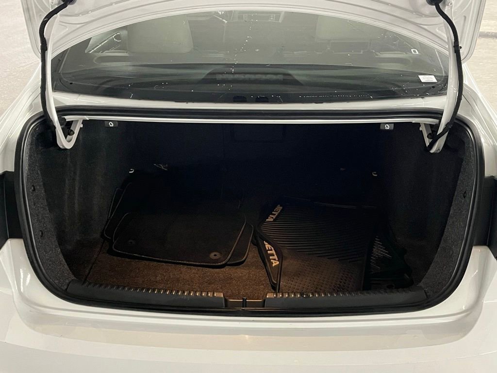 Used 2017 Volkswagen Jetta Sport image 33