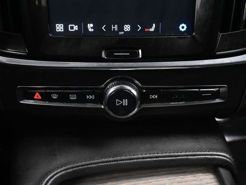 Used 2023 Volvo S90 B6 Plus image 31
