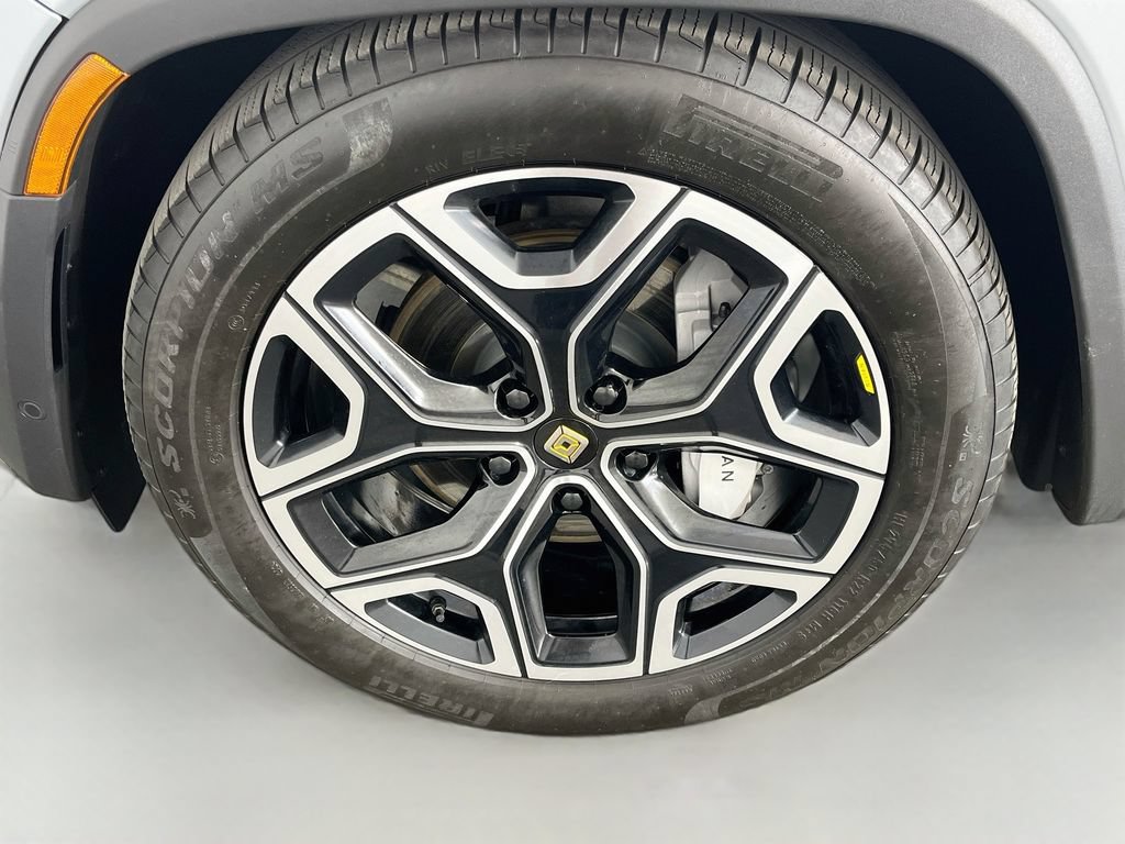 Used 2025 Rivian R1S Adventure AWD/4WD image 38