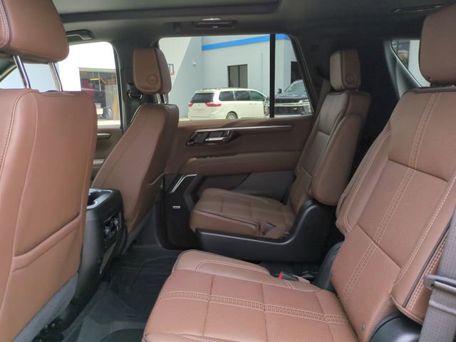 Used 2025 Chevrolet Tahoe High Country image 16