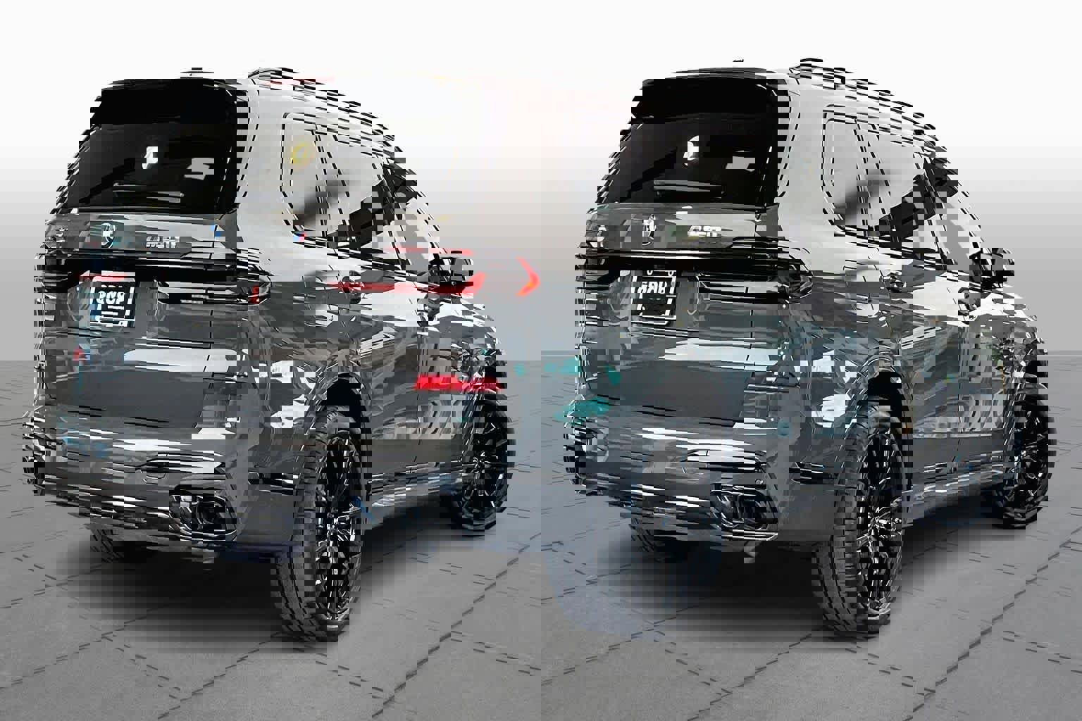 Used 2025 BMW X7 M60i image 13