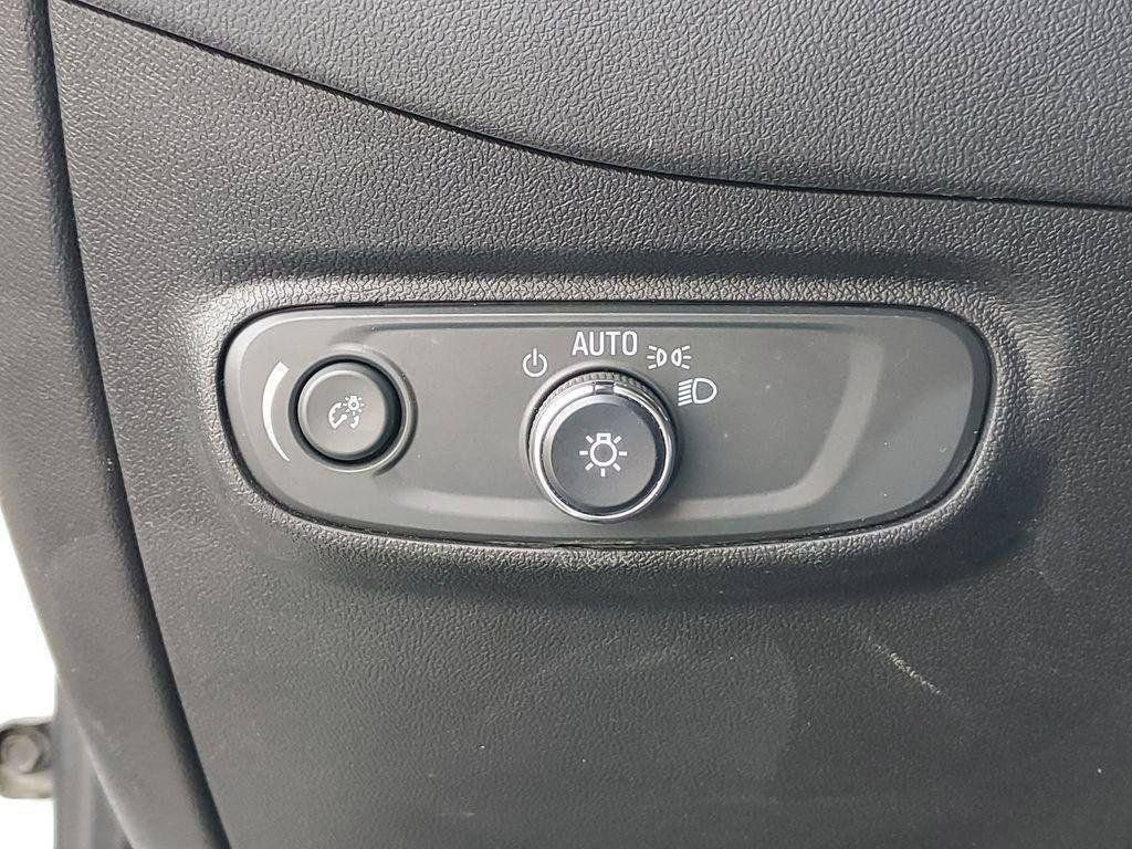 Used 2022 Chevrolet Equinox RS FWD image 11