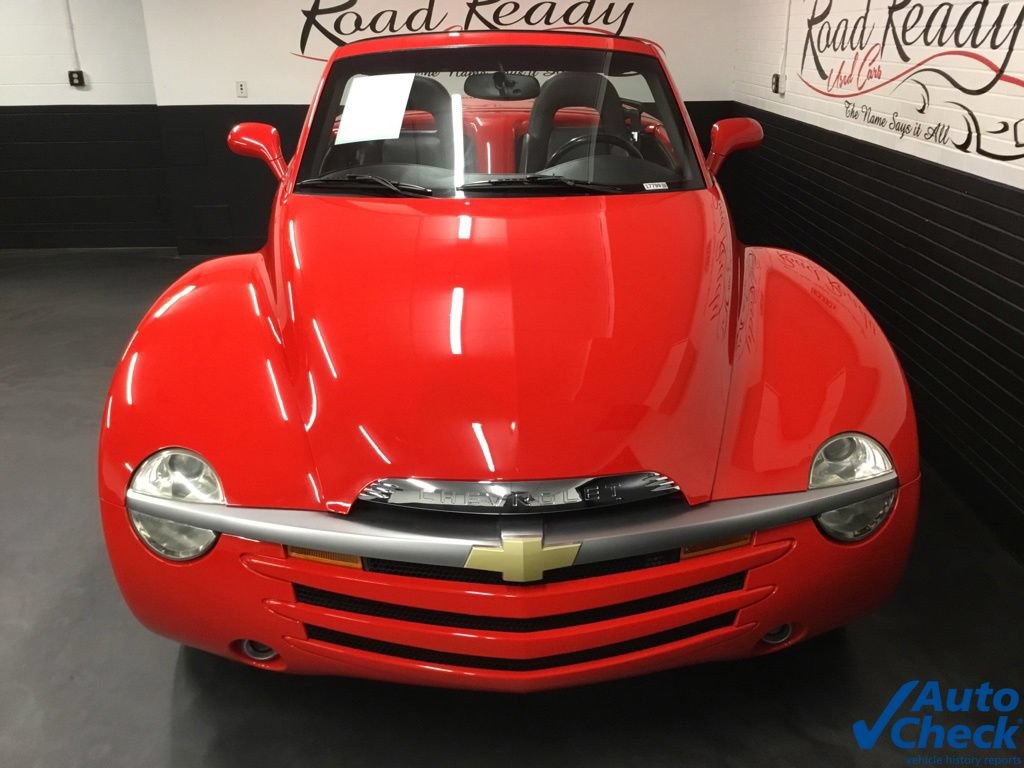 Used 2005 Chevrolet SSR w/ Preferred Equipment Group RWD image 4