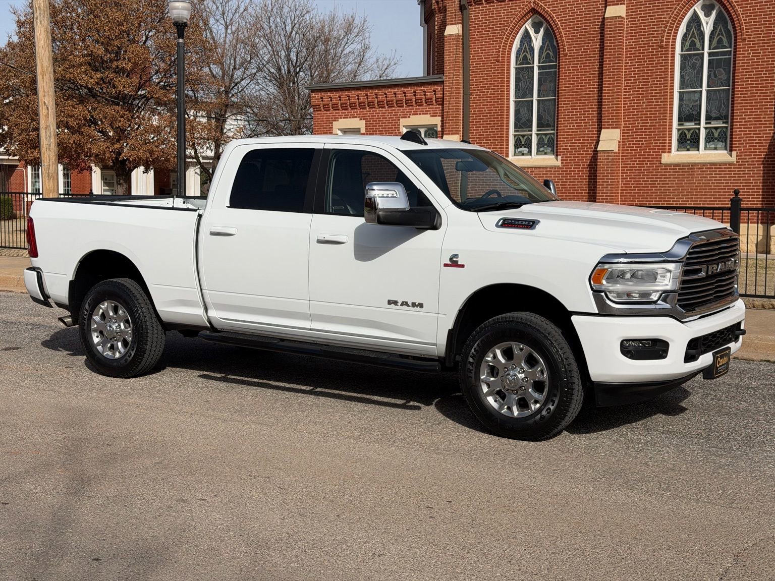 Used 2024 RAM 2500 Laramie AWD/4WD image 2