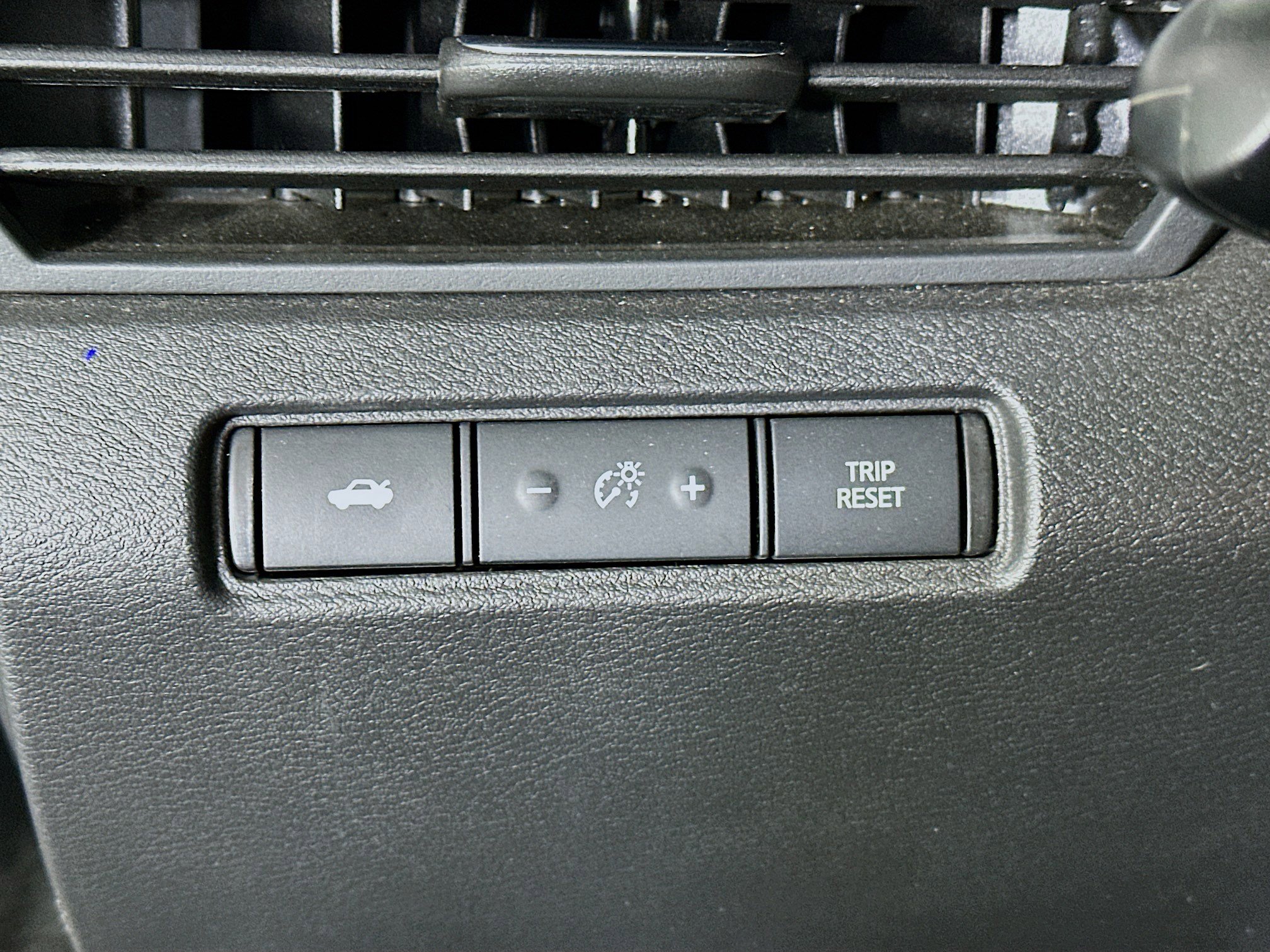 Used 2025 Nissan Altima 2.5 SV image 17