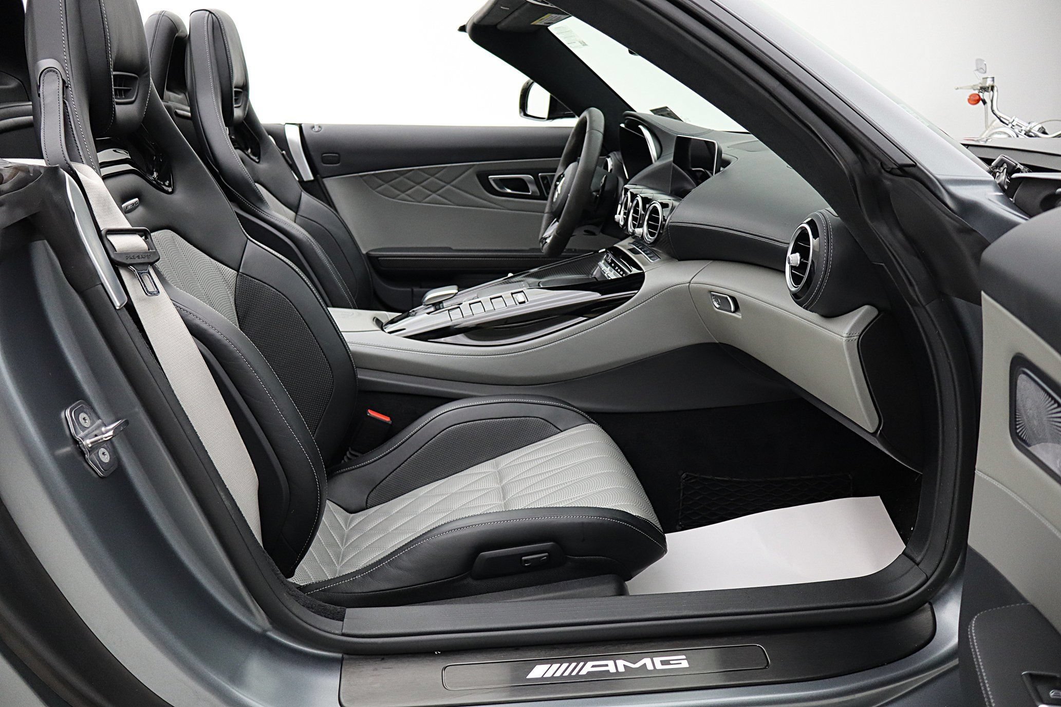 Used 2020 Mercedes-Benz AMG GT C image 35