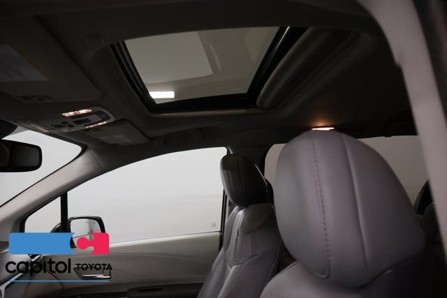 Used 2023 Toyota Sienna XLE FWD image 14