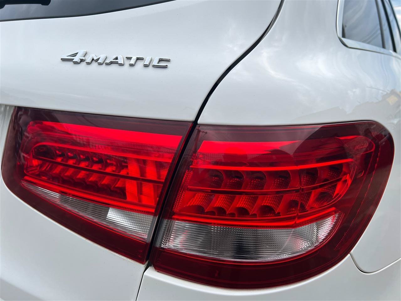 Used 2019 Mercedes-Benz GLC 300 4MATIC image 21