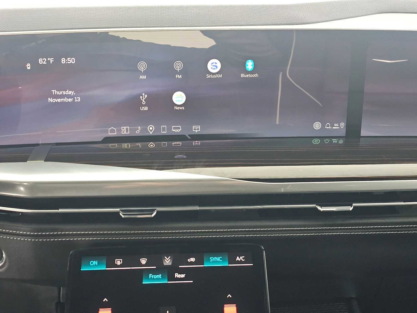 New 2026 Cadillac Escalade ESV Luxury image 27