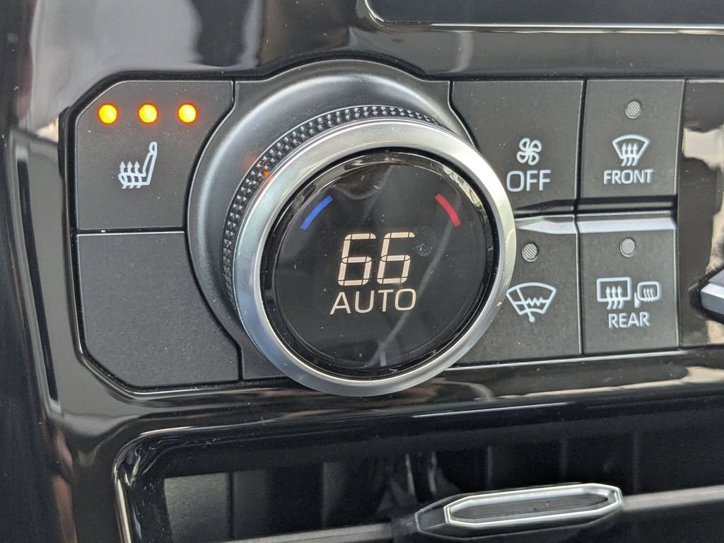 Used 2023 Toyota Highlander XLE image 22