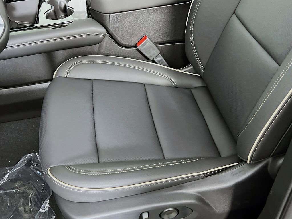New 2026 GMC Yukon XL Elevation w/ Elevation Premium Package AWD/4WD image 18