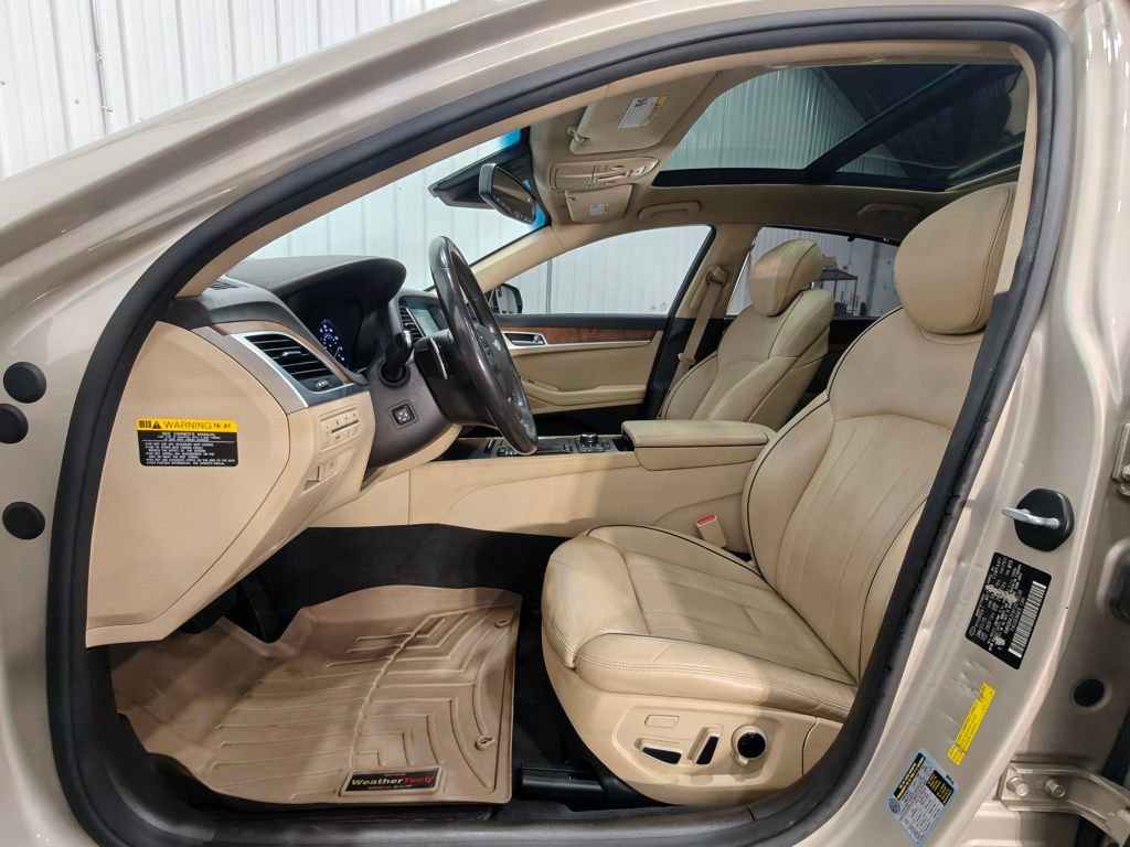 Used 2015 Hyundai Genesis 3.8 w/ Option Group 04 image 29