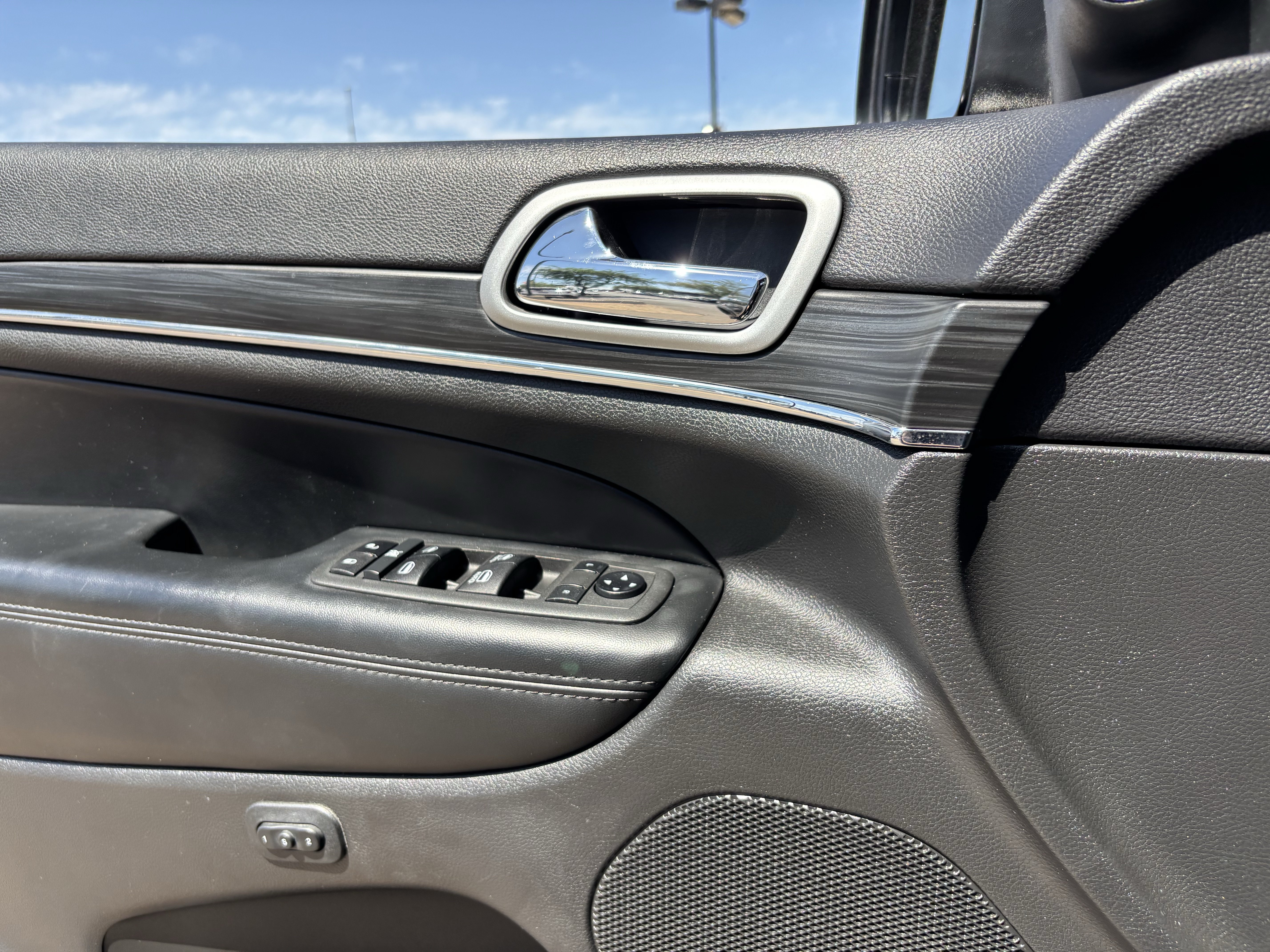 Used 2021 Jeep Grand Cherokee Limited AWD/4WD image 20