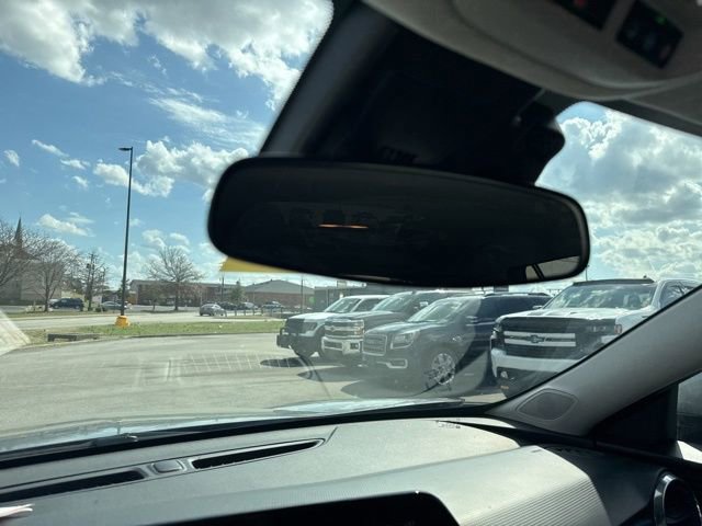 Used 2025 Chevrolet Trax LT image 19