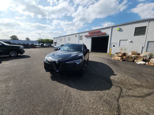 Used 2021 Alfa Romeo Stelvio Ti AWD/4WD image 3