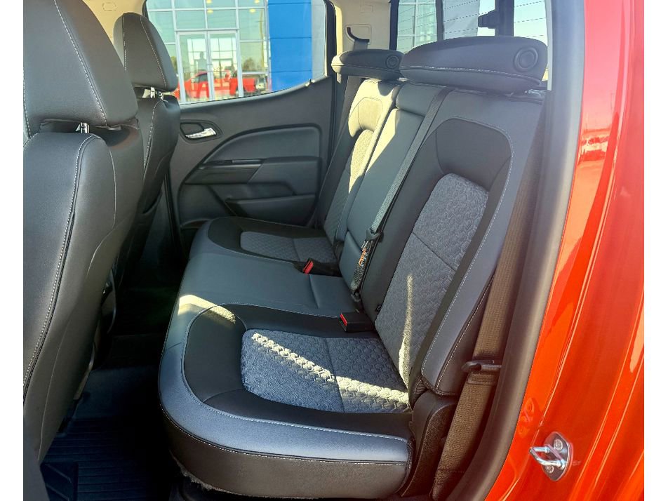 Used 2021 Chevrolet Colorado Z71 AWD/4WD image 26