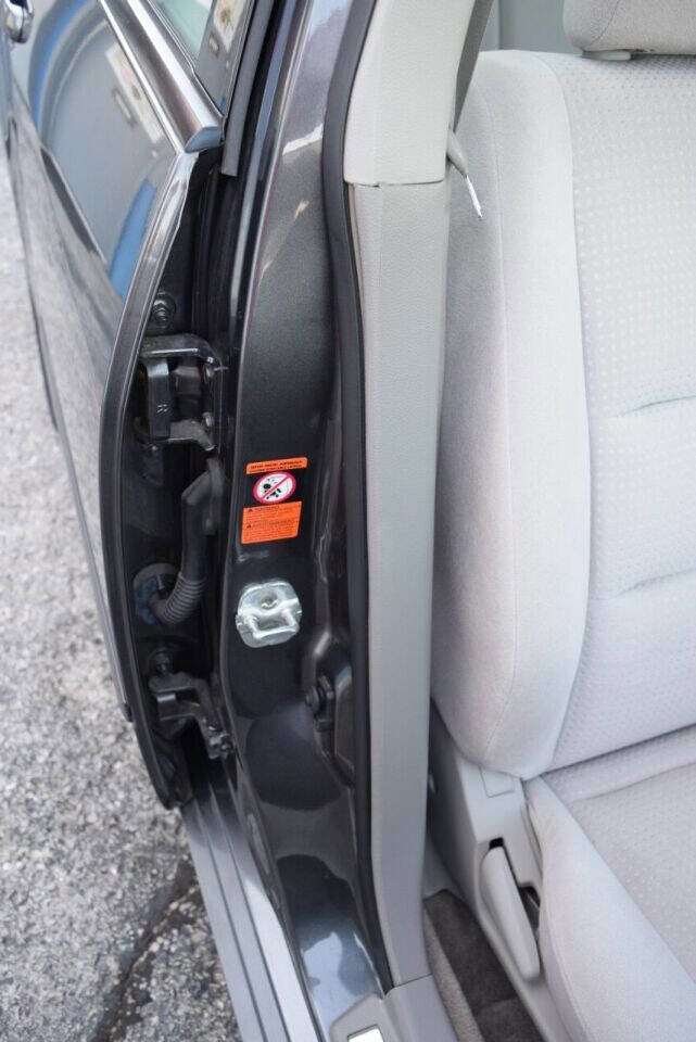 Used 2005 Nissan Maxima 3.5 SE image 44