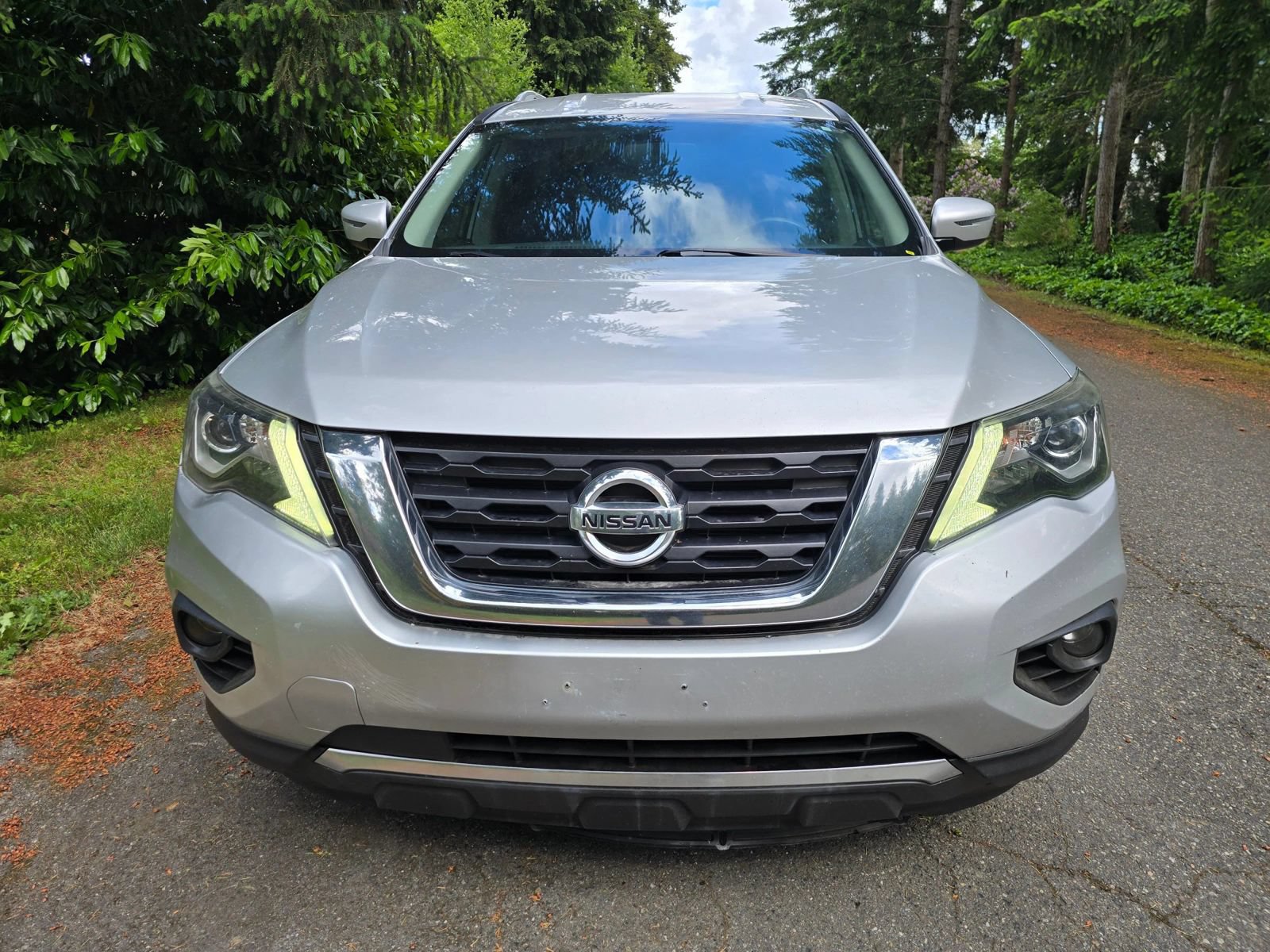 Used 2018 Nissan Pathfinder SV AWD/4WD image 9