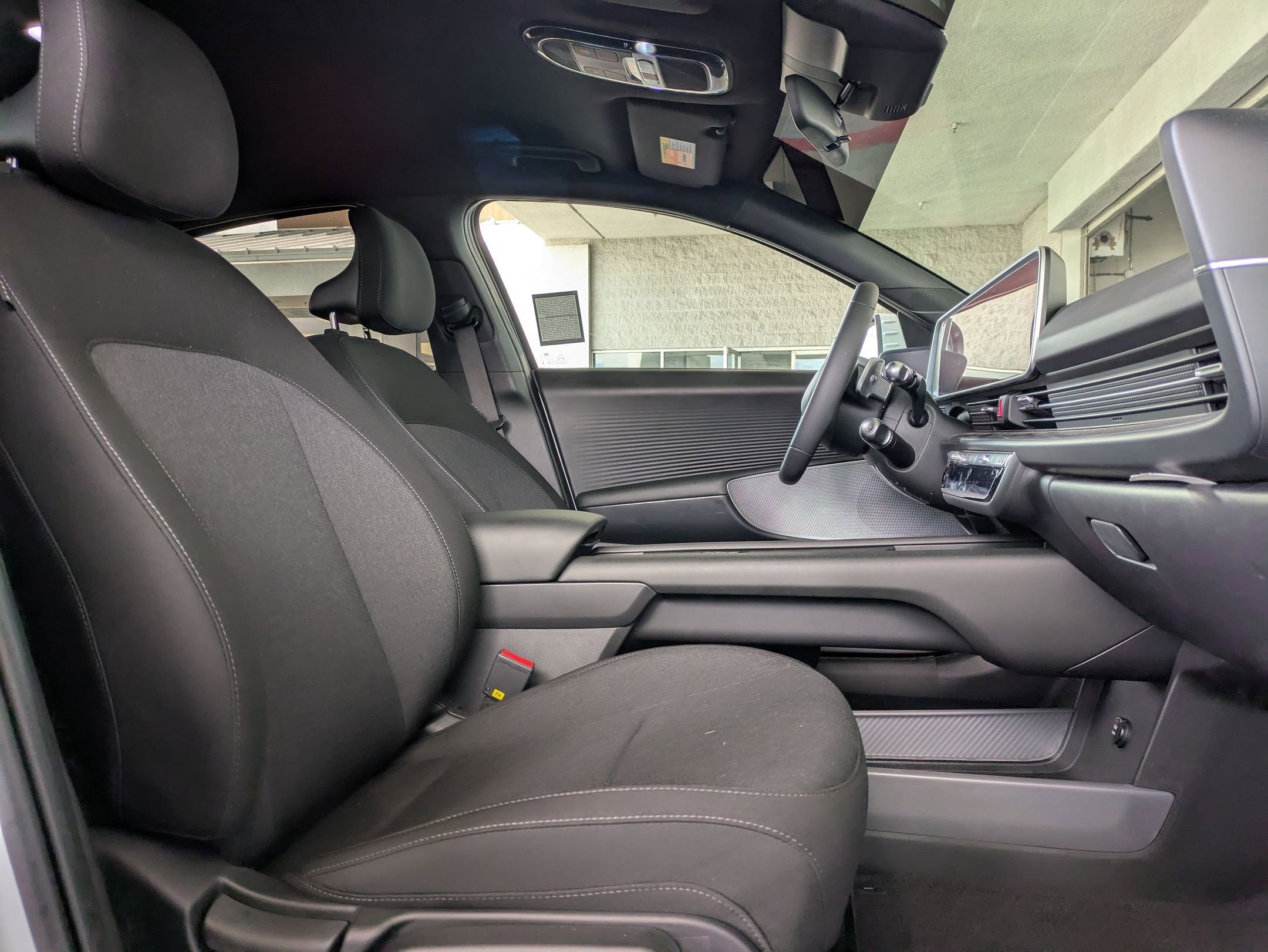 Used 2025 Hyundai Ioniq 6 SE image 11