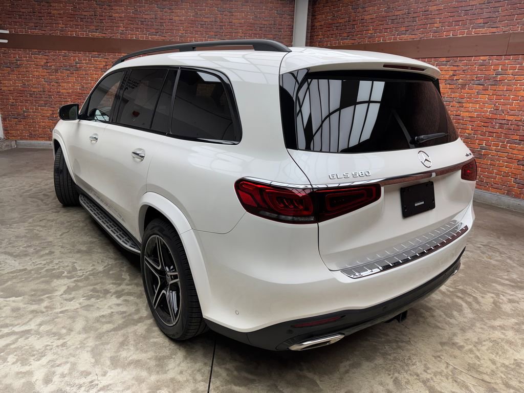 Used 2023 Mercedes-Benz GLS 580 4MATIC image 3