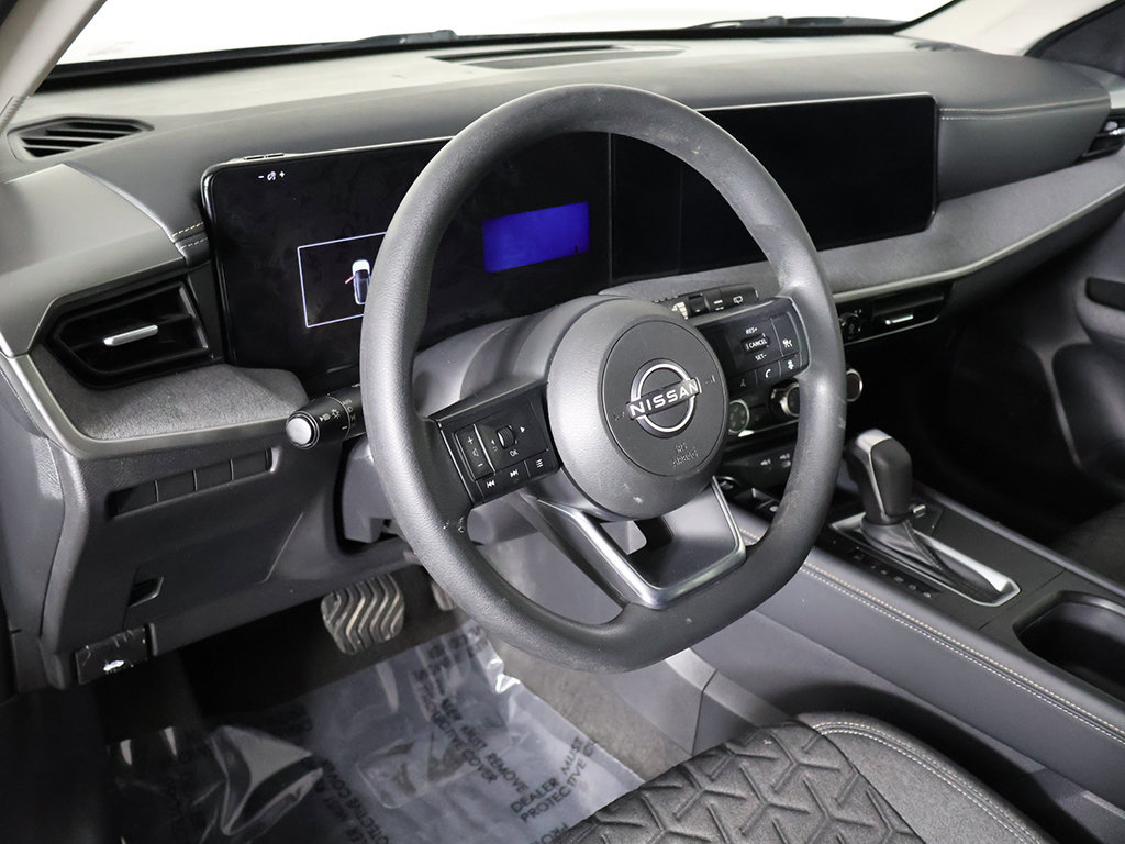 Used 2025 Nissan Kicks SV AWD/4WD image 26