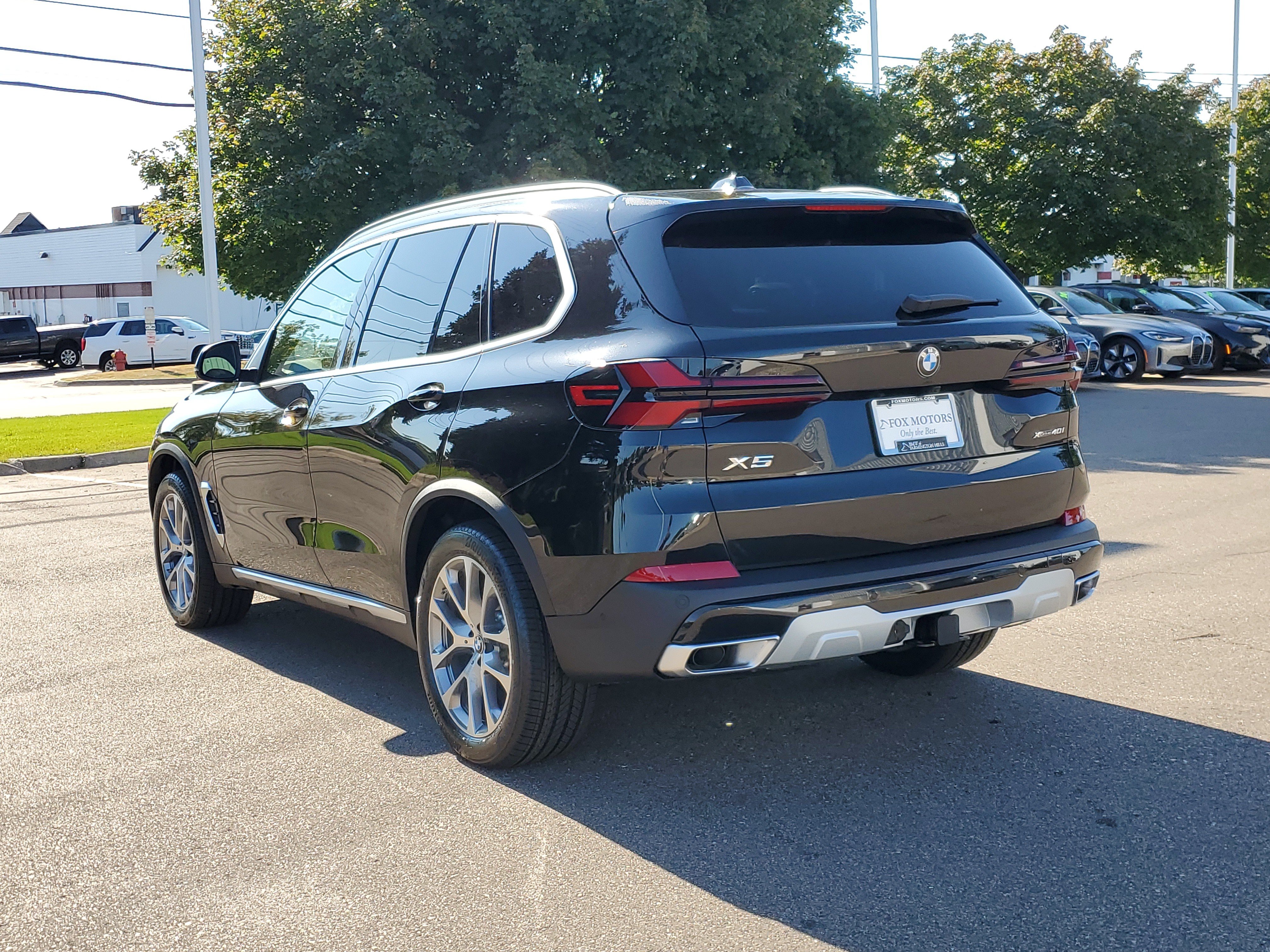 New 2026 BMW X5 xDrive40i w/ Premium Package AWD/4WD image 3