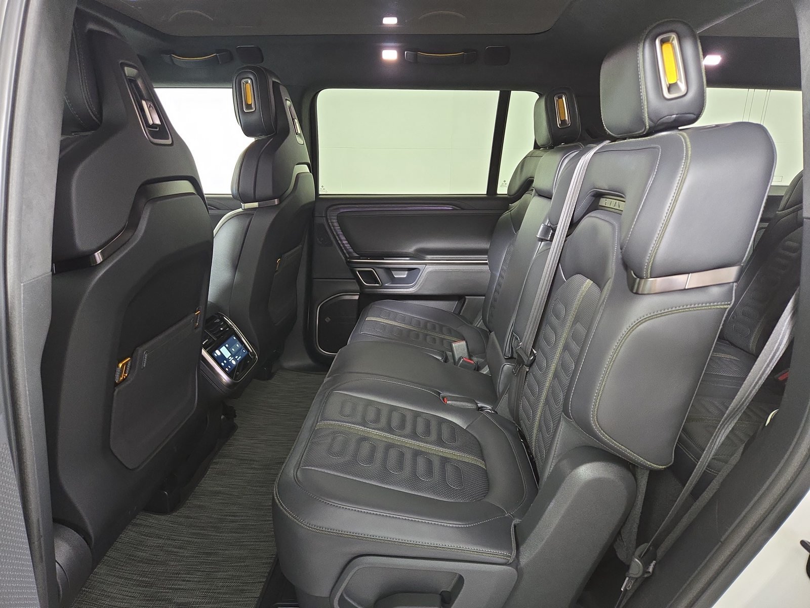 Used 2024 Rivian R1S Adventure Dual AWD/4WD image 21