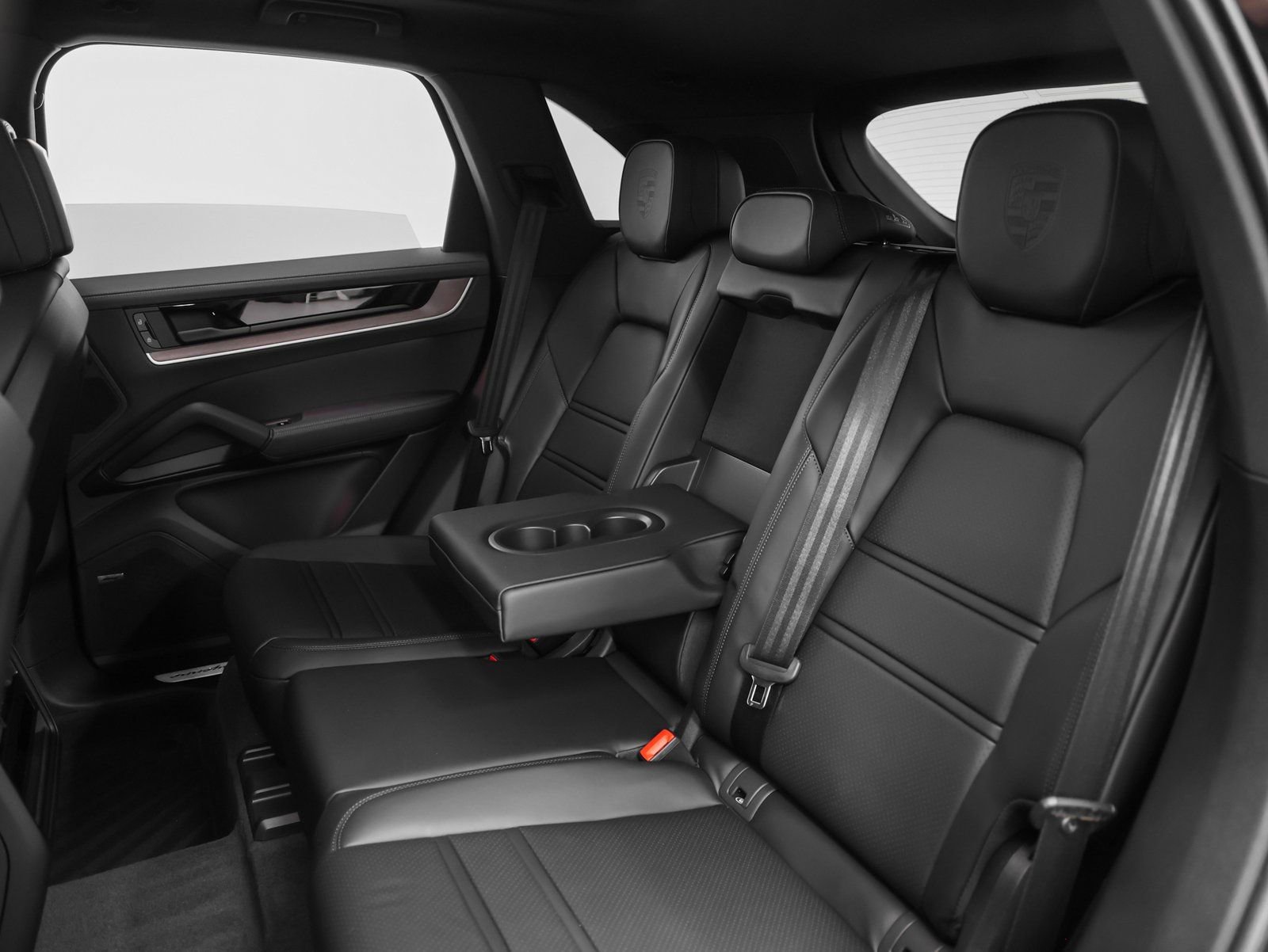 Certified 2025 Porsche Cayenne image 37