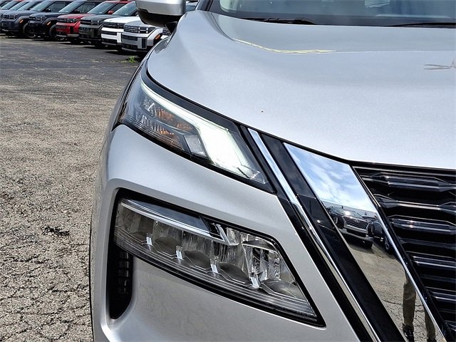 Used 2023 Nissan Rogue SL w/ SL Premium Package image 10