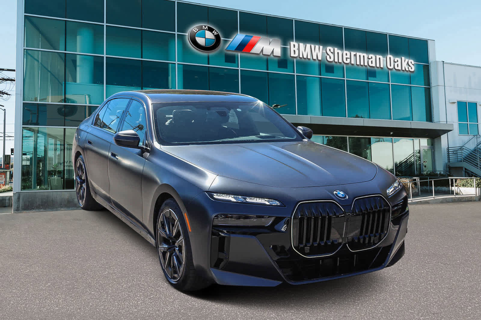 New 2026 BMW 760i xDrive w/ Executive Package image 3
