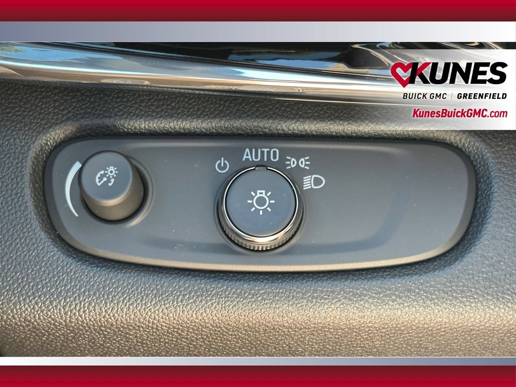 New 2026 Buick Envista Sport Touring FWD image 31