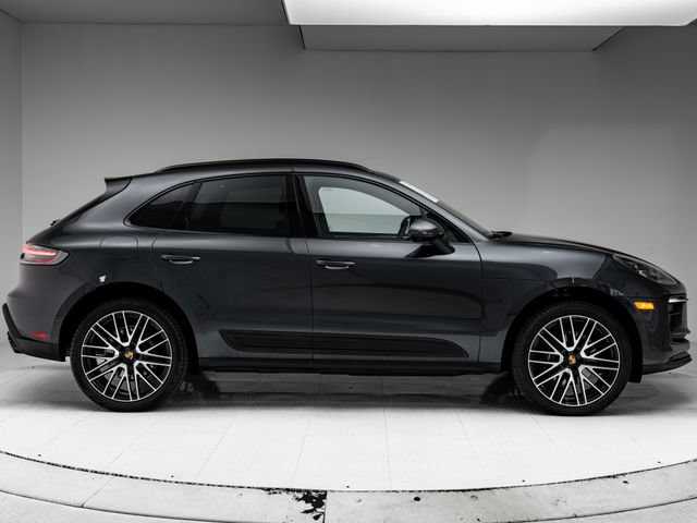 Certified 2026 Porsche Macan AWD/4WD image 32