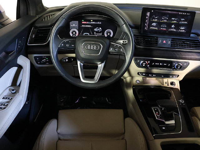 Used 2023 Audi Q5 2.0T Premium Plus w/ Premium Plus Package AWD/4WD image 3