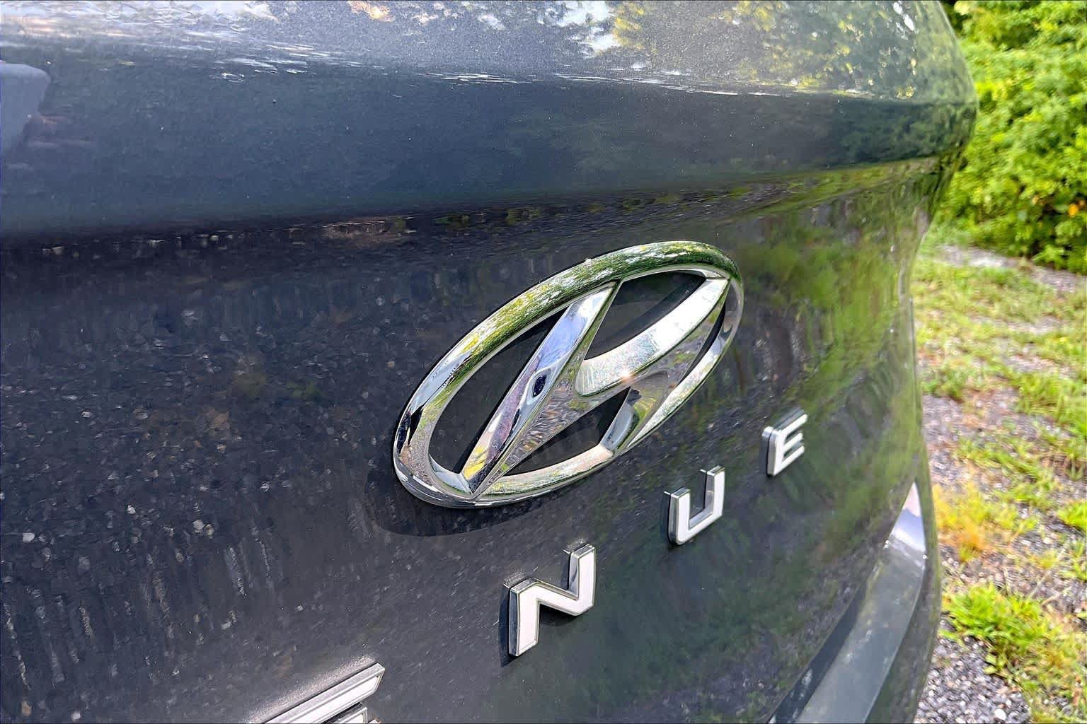 Used 2025 Hyundai Venue SEL FWD image 31