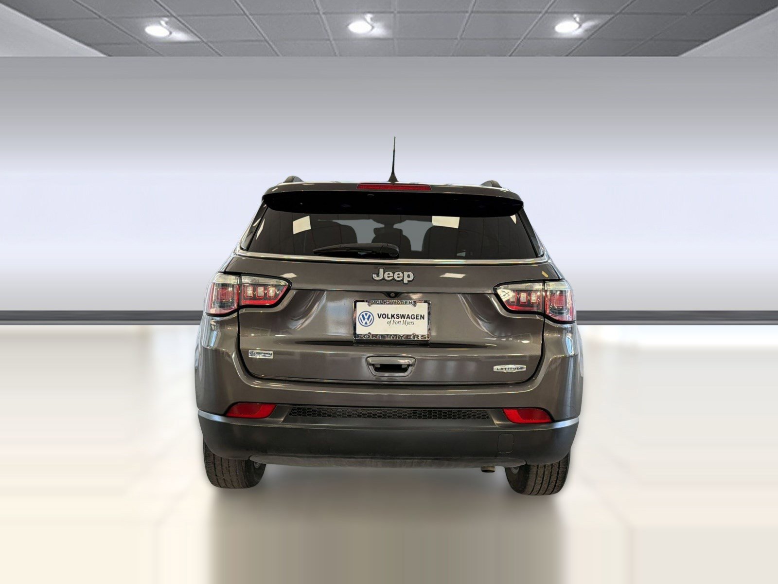 Used 2020 Jeep Compass Latitude FWD image 10