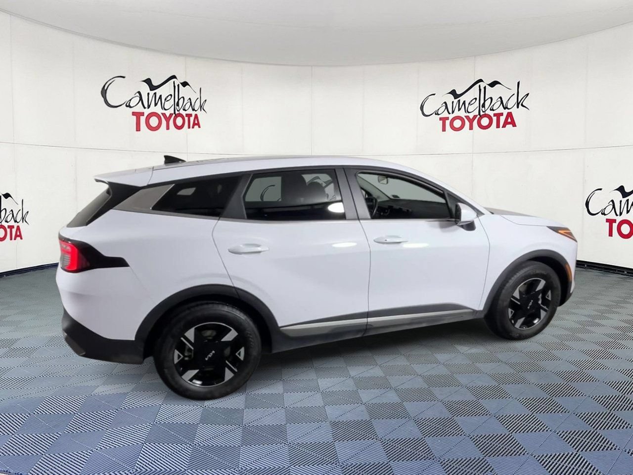 Used 2026 Kia Sportage LX FWD image 3