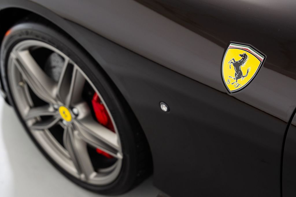 Used 2024 Ferrari Roma Spider RWD image 50