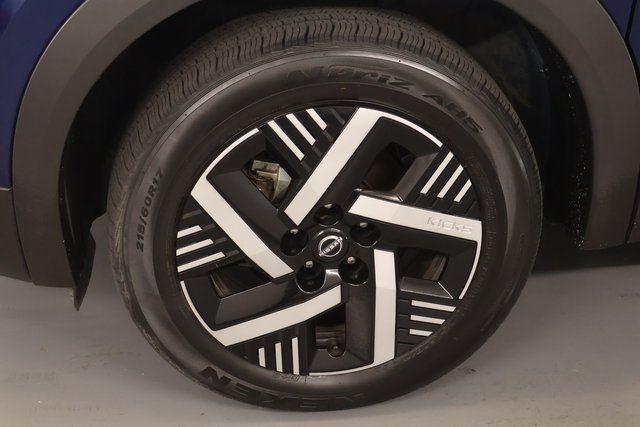 Used 2025 Nissan Kicks SV FWD image 7