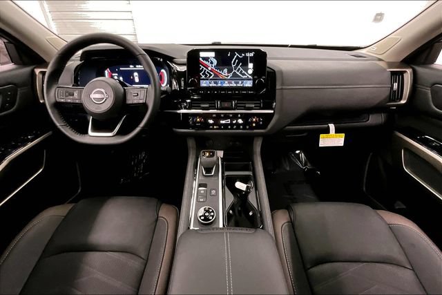 New 2025 Nissan Pathfinder Platinum w/ Lighting Package (N93) AWD/4WD image 5