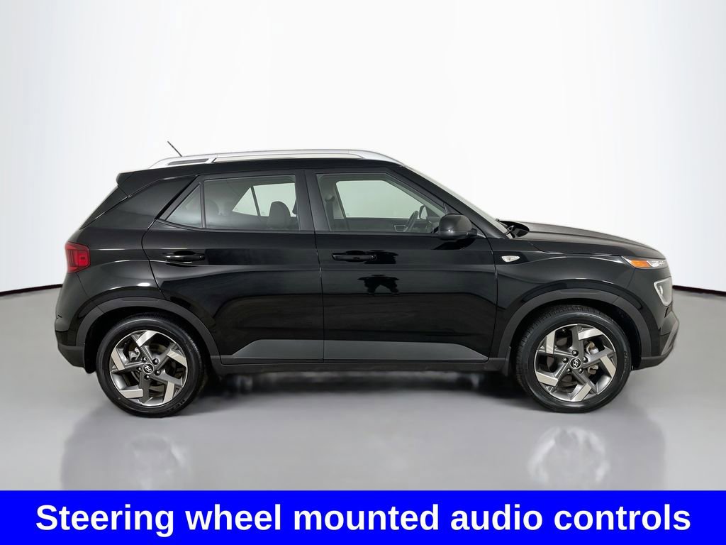 Used 2023 Hyundai Venue SEL image 11