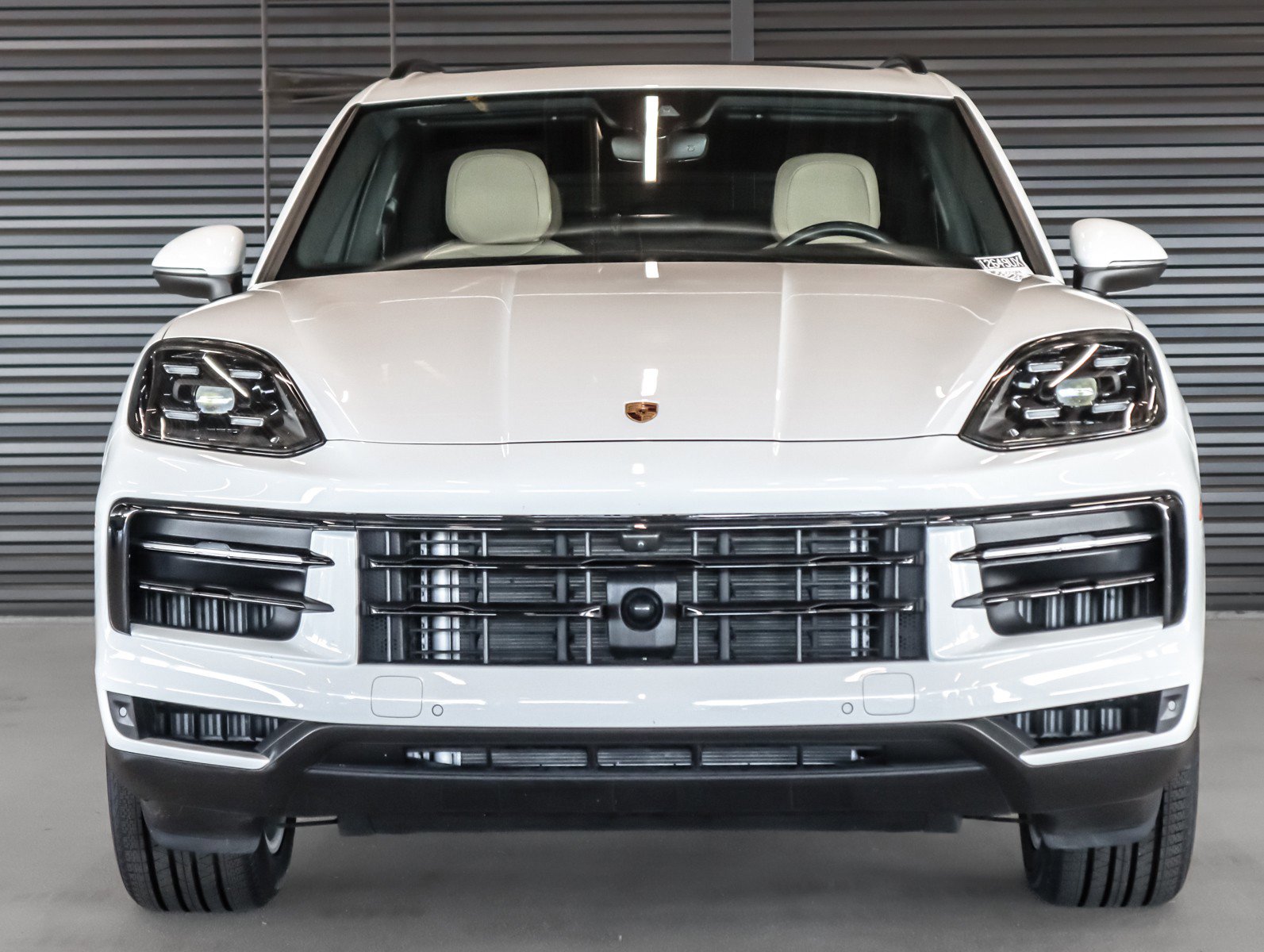 Used 2024 Porsche Cayenne AWD/4WD image 7