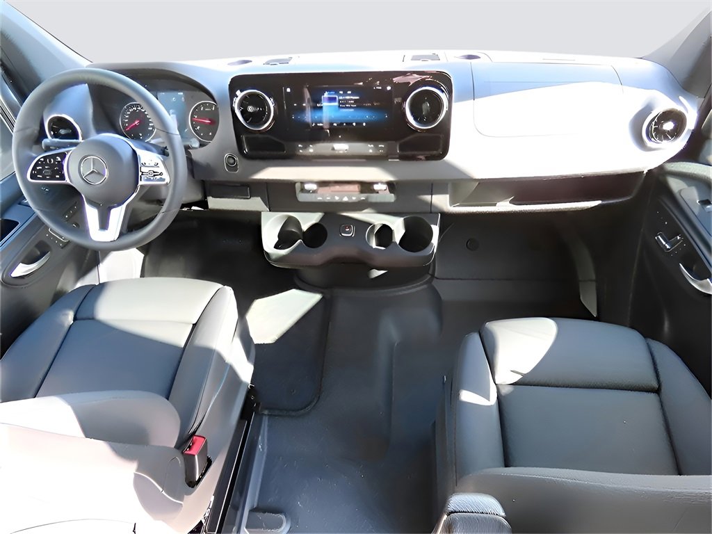 Used 2024 Mercedes-Benz Sprinter 2500 image 26