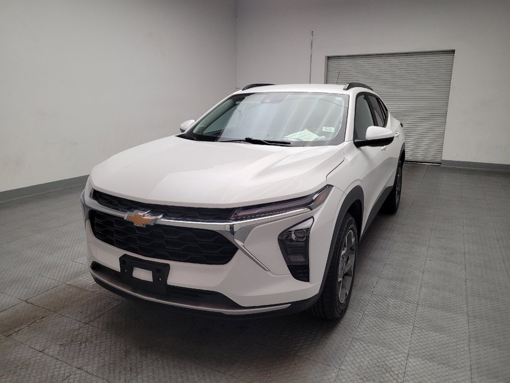 Used 2025 Chevrolet Trax LT FWD image 15