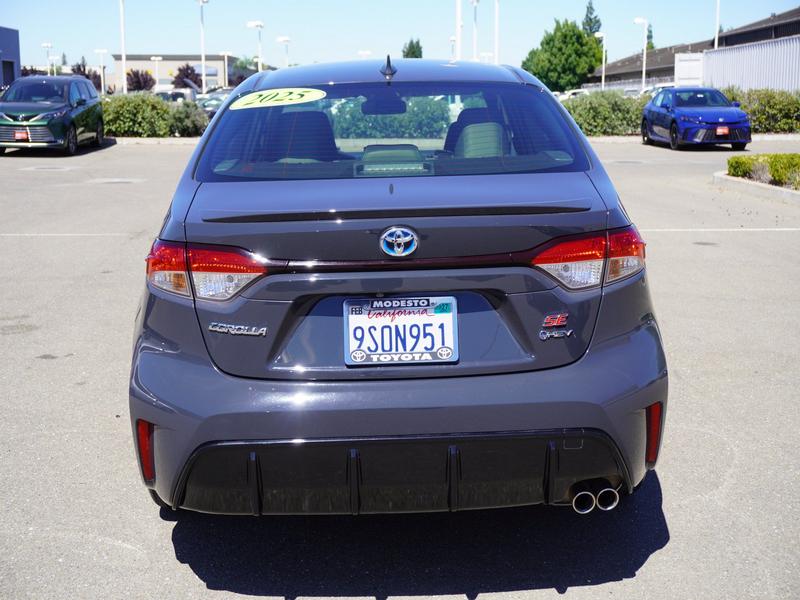 Used 2025 Toyota Corolla SE FWD image 9