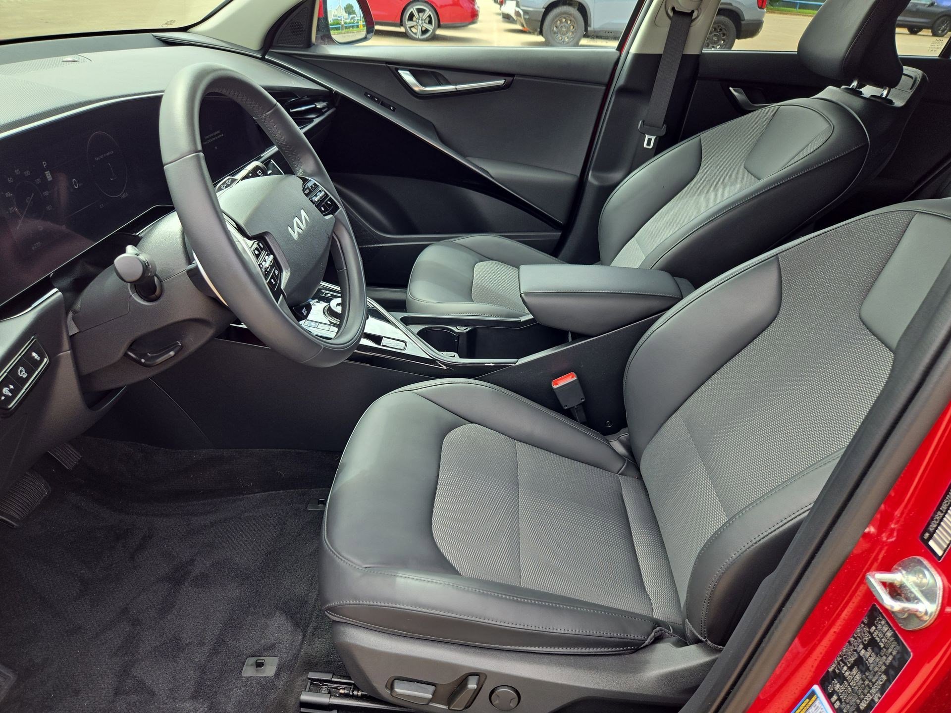 Used 2024 Kia Niro Wind FWD image 16